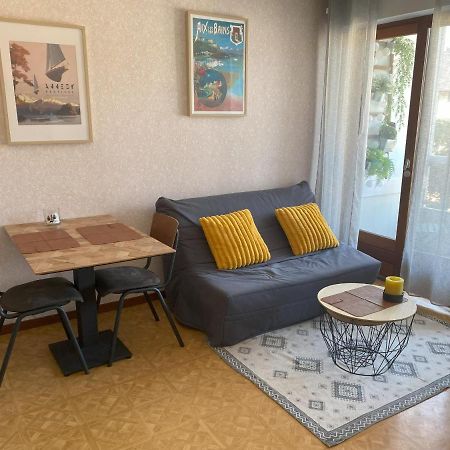 Paisible Studio Avec Agreable Loggia 2 Mn Du Centre Apartamento Aix-les-Bains Exterior foto